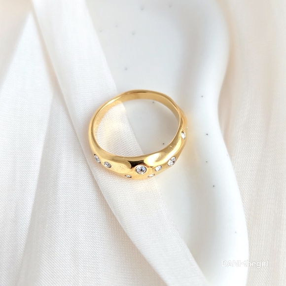 NEW Gold Spaced Diamond Ring - Picture 6 of 9